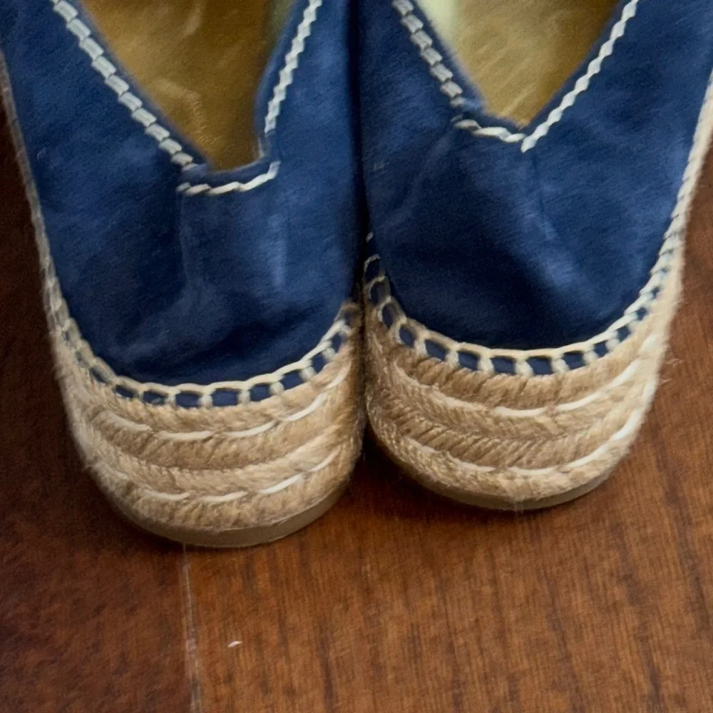 Prada Women’s Blue Suede Blue Espadrille Slip-On Peep Toe Shoes Size 39/9